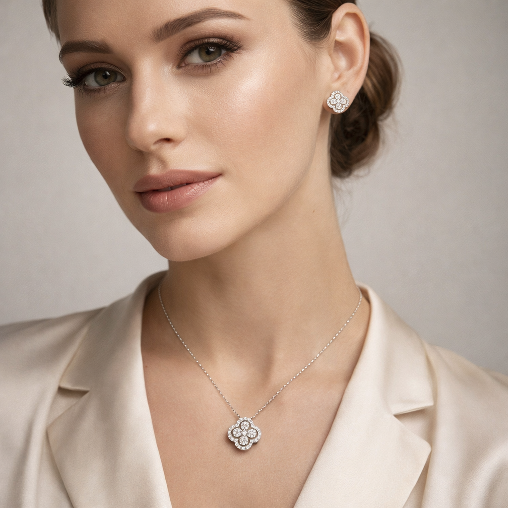 Classic Clover Sparkle Chain Pendant Set