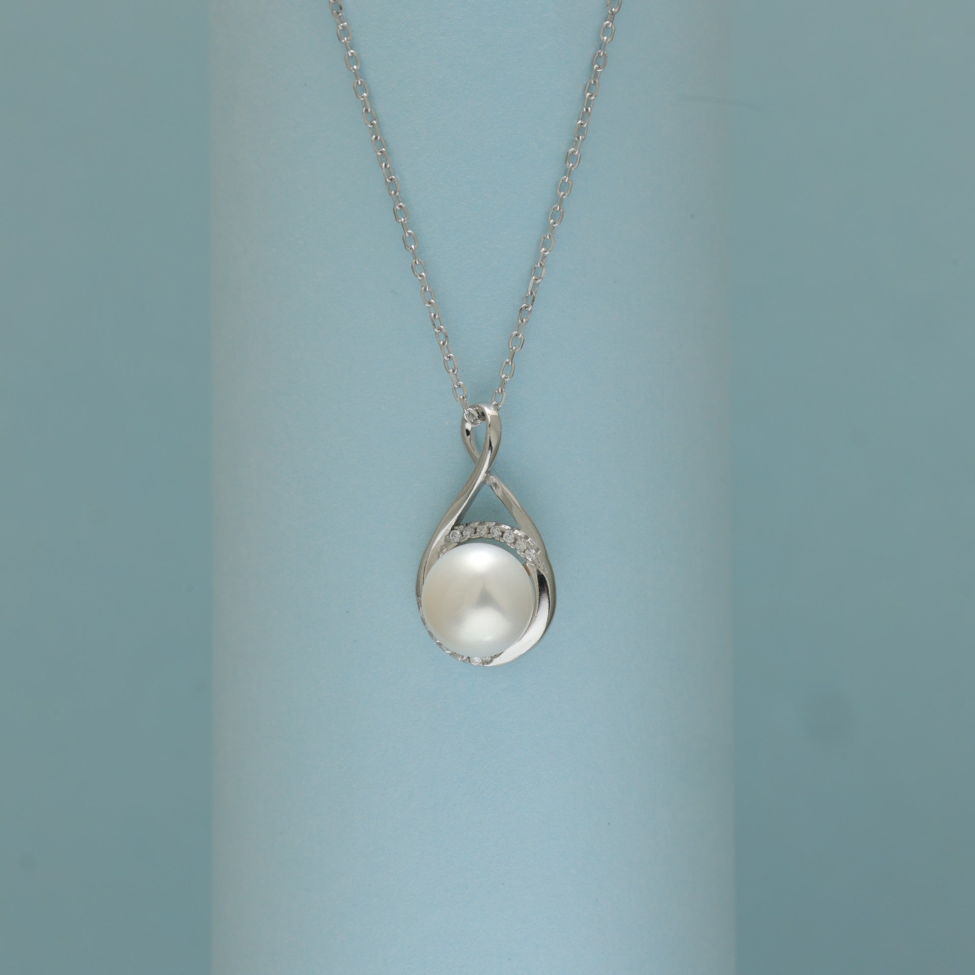 Pearl Twist Harmony Pendant