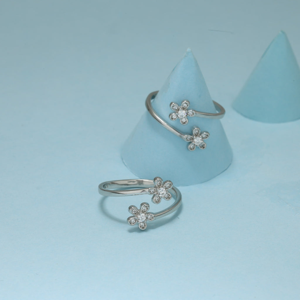 Blossom Spark Toe Ring