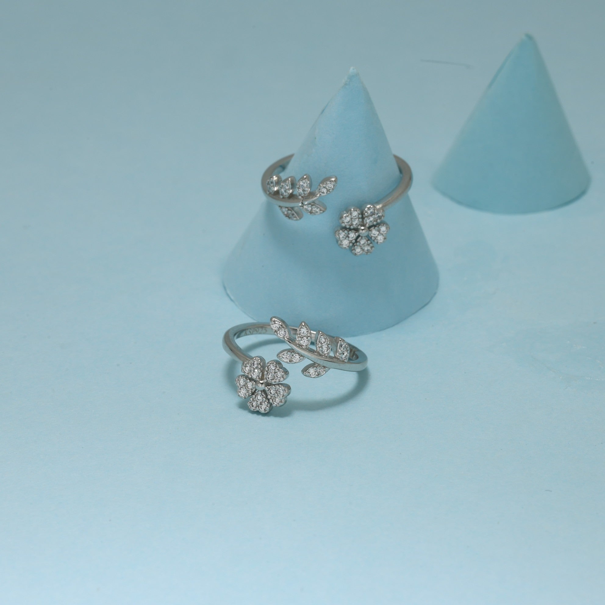 Silver BlossomSpark Diamond Toe Ring