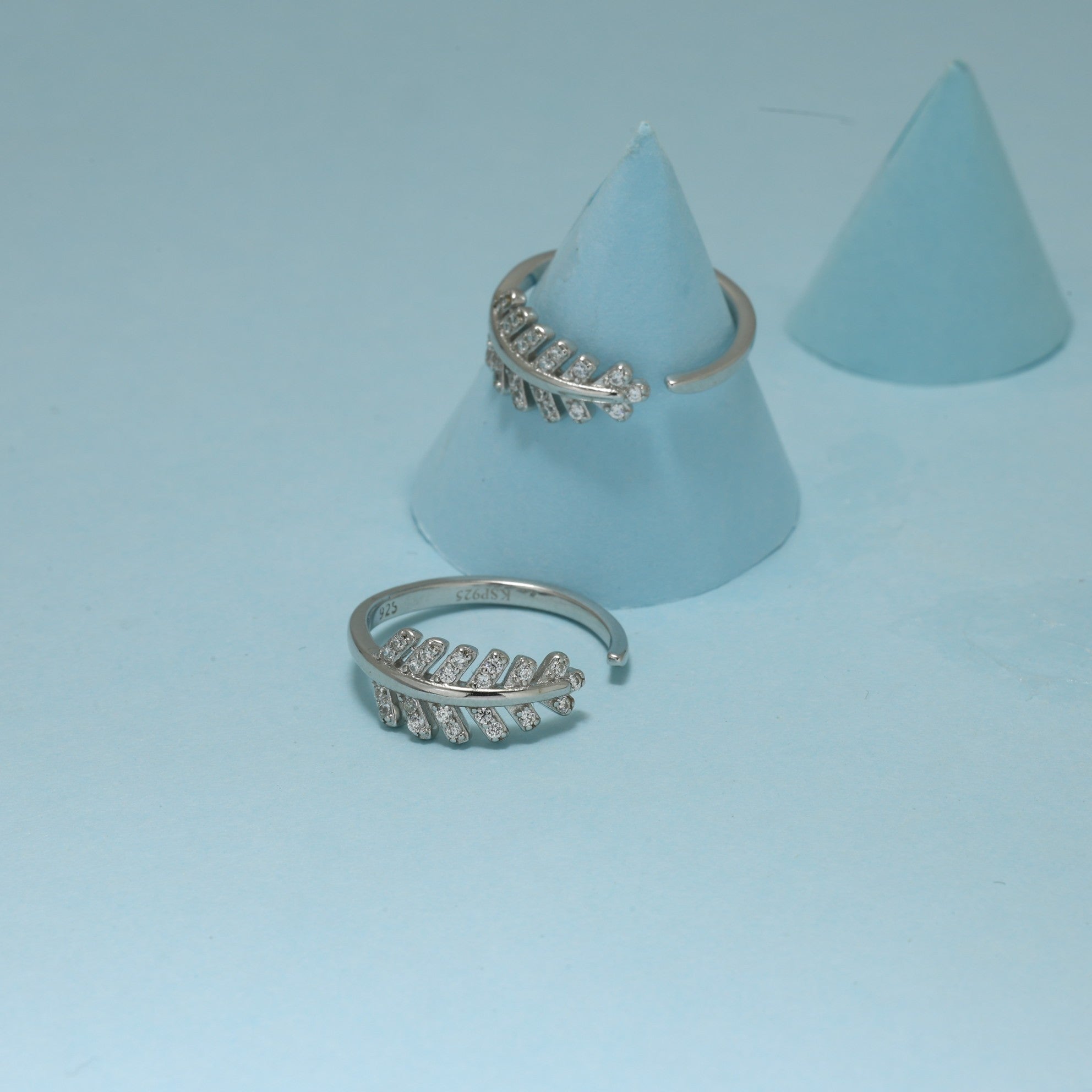 Leaf Whisper Toe Ring