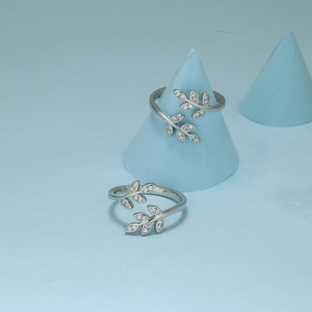 Silver Leaf Whisper Diamond Toe Ring