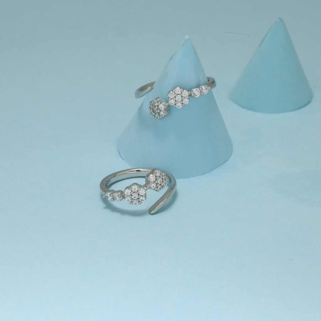 Twin Bloom Sparkle Toe Ring