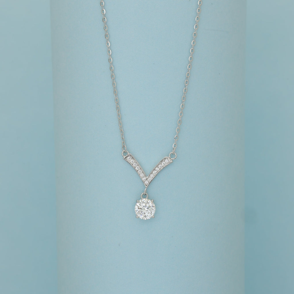 V-Shine Solitaire Pendant