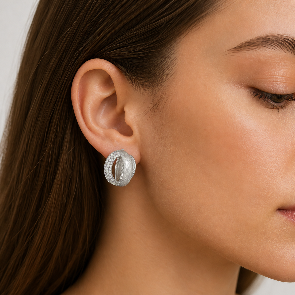 Classic 925 Silver Hoop Earrings – Lightweight & Stylish