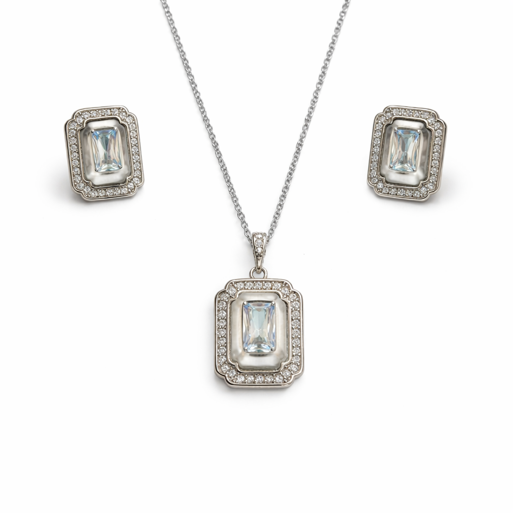 Timeless Glow 925 Silver Pendant Chain Set