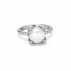 Ivora Pearl Embrace Ring